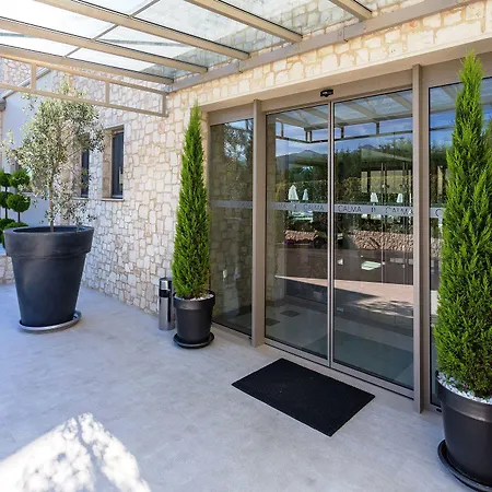 Calma & Hotell Kastoria