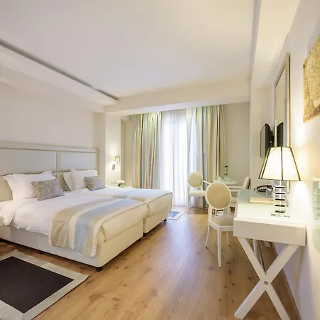 Calma & Hotell 4*