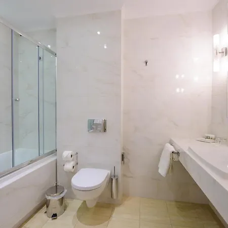Calma & Hotell Kastoria