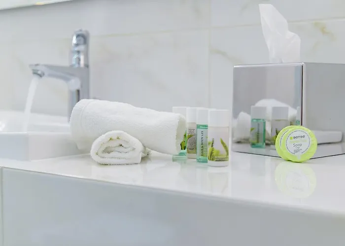 Calma & 4* קסטוריה