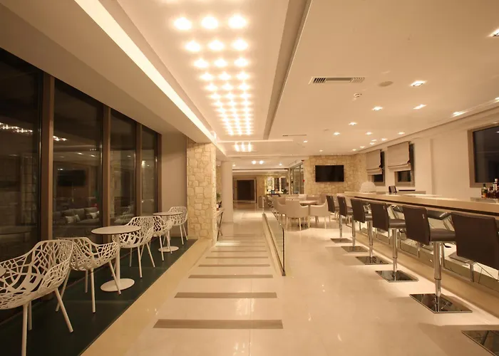 Calma & 4* קסטוריה